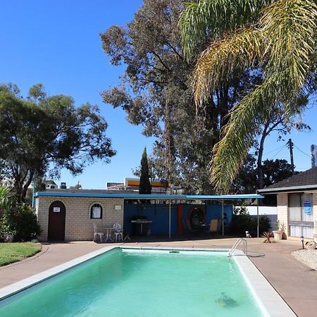 Capri Motel Balranald Exterior foto